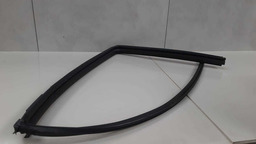 GUARNIÇAO PORTA TRASEIRA DIREITA NISSAN VERSA 2019