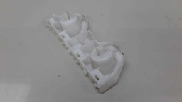 GUIA PARA-CHOQUE DIANTEIRO ESQUERDO NISSAN VERSA 2019