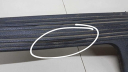 SOLEIRA PORTA LADO ESQUERDO VW AMAROK 3.0 2018 COM DETALHE