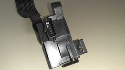 PEDAL ACELERADOR ELETRÔNICO NISSAN VERSA 1.6 2013