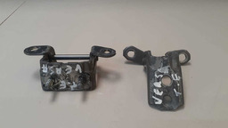 DOBRADIÇA PORTA TRASEIRA ESQUERDA NISSAN VERSA 2013 