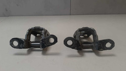 DOBRADIÇA PORTA DIANTEIRA DIREITA NISSAN VERSA 2013 