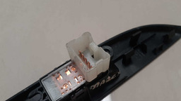 BOTÃO VIDRO ELÉTRICO TRASEIRA ESQUERDA NISSAN MARCH 2014