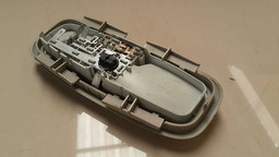 LUZ TETO CORTESIA FORD FOCUS 2009