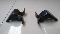 PAR DOBRADIÇA INF PORTA TRASEIRA ESQUERDA HILUX 3.0 2015