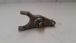 TRAVA BICO INJETOR TOYOTA HILUX 3.0 2015