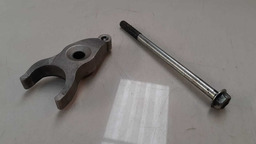 TRAVA BICO INJETOR TOYOTA HILUX 3.0 2015