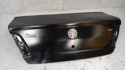 TAMPA TRASEIRA FIAT SIENA 2004 A 2008 COM DETALHE  PRETO
