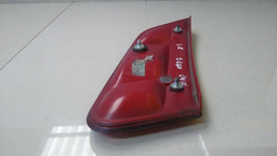 DEFLETOR OLHO DE GATO LADO ESQUERDO FIAT SIENA 2004 A 2008 VERMELHO