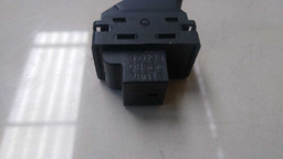 BOTÃO VIDRO ELÉTRICO DIANTEIRO D VW VOYAGE 2015 2016