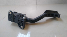 PEDAL ACELERADOR TOYOTA COROLLA 2.0 2014 A 2017 (2)