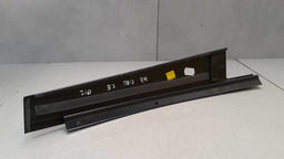 MOLDURA COLUNA PORTA T.E MERCEDES C180 2012