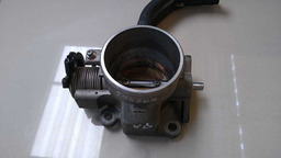 CORPO BORBOLETA HYUNDAI TUCSON 2.0 2011 (3)