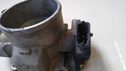 CORPO BORBOLETA HYUNDAI TUCSON 2.0 2011