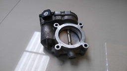 CORPO BORBOLETA MERCEDES B200 2010