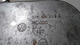 TAMPA MOTOR FRONTAL VW JETTA 2.5 2006 2010