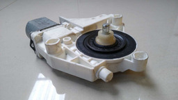 MOTOR MÁQUINA VIDRO DIANTEIRO DIREITO JETTA 2012 SEM MÓDULO