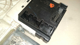 MOTOR MÁQUINA VIDRO DIANTEIRO DIREITO VW JETTA 2014 (3)