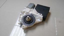 MOTOR MÁQUINA VIDRO DIANTEIRO DIREITO VW JETTA 2014 (2)