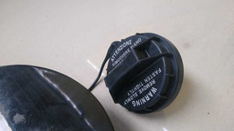 TAMPA PORTINHOLA KIA SPORTAGE 2.7 2008 2009