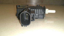 TRAVA PORTINHOLA FORD FOCUS 2014 2015