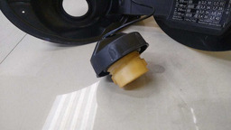 TAMPA PORTINHOLA MERCEDES ML500 2006