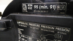 TAMPA PORTINHOLA MERCEDES ML500 2006