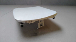 TAMPA PORTINHOLA NISSAN TIIDA 2010 2011