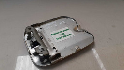 TAMPA PORTINHOLA RENAULT SANDERO 2015 A 2018  (2)