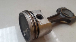 BIELA C/PISTÃO GM CELTA 1.0 2004 (2)