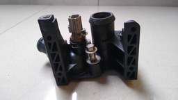 Carcaça Válvula Termostática Ford Focus  2.0 2012