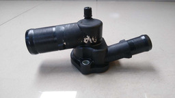 CARCAÇA VÁLVULA TERMOSTÁTICA LOGAN CLIO 1.0 2008 A 2015