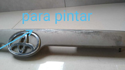 MOLDURA TAMPA TRASEIRA TOYOTA COROLLA 2003 2004