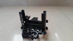 SUPORTE CAIXA DE FUSÍVEL AUDI A4 TFSI 2.0 2011 ORIGINAL