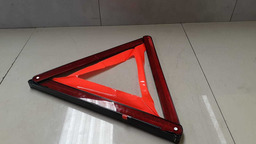 TRIÂNGULO SINALIZADOR AUDI A4 TFSI 2011