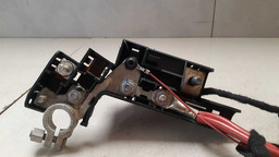 POLO POSTIVO BATERIA AUDI A4 TFSI 2.0 2011