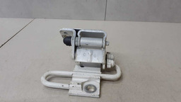 Dobradiça Inferior  T.e  Vw Jetta 2011 A 2015