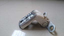 DOBRADIÇA PORTA INFERIOR D. ESQUERDO NISSAN SENTRA 2015 2016