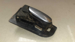 MAÇANETA INTERNA TRASEIRA ESQUERDA PEUGEOT 207 2010 2011