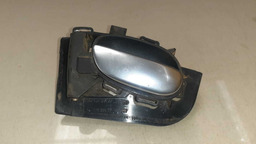 MAÇANETA INTERNA TRASEIRA ESQUERDA PEUGEOT 207 2010 2011