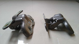 DOBRADIÇA PORTA TRASEIRO DIREITO INF.SUP. GM ONIX 2014 2015