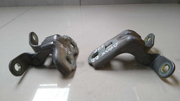 DOBRADIÇA PORTA DIANTEIRA DIREITA INF.SUP. GM ONIX 2014 2015