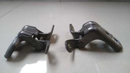 DOBRADIÇA PORTA DIANTEIRA DIREITA INF.SUP. GM ONIX 2014 2015