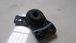 SUPORTE ESQUERDO RADIADOR HYUNDAI AZERA 3.3 V6 2008 A 2010