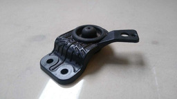 SUPORTE ESQUERDO RADIADOR HYUNDAI AZERA 3.3 V6 2008 A 2010