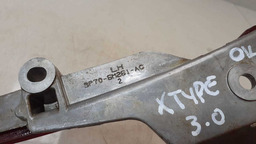 SUPORTE GUIA CORRENTE LADO ESQUERDO JAGUAR XTYPE 3.0 V6 2006 PRETO