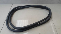 BORRACHAO PORTA TRASEIRA ESQUERDA HYUNDAI AZERA 2013 2014