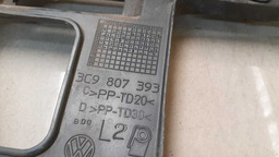 GUIA PARACHOQUE TRASEIRO  ESQUERDO VW PASSAT 2010