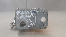 DOBRADIÇA INFERIOR PORTA TRASEIRA E. VW PASSAT VARIANT 2010