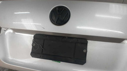 TAMPA TRASEIRA VW JETTA TSI  2011 2012 COM DETALHE CINZA-CLARO